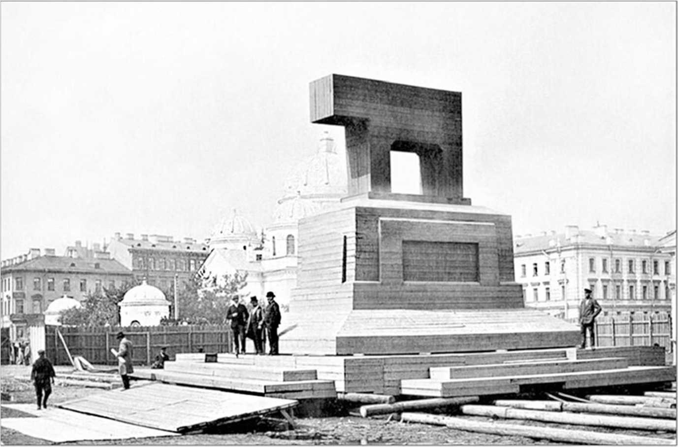 Знаменская площадь в Санкт-Петербурге памятник Александру 3